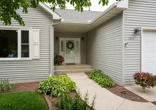 Photo 1 of Single family home for sale at 1317 7th Street N, Cannon Falls, MN 55009 | MLS# 7121142 | Listing updated on 2026-08-31