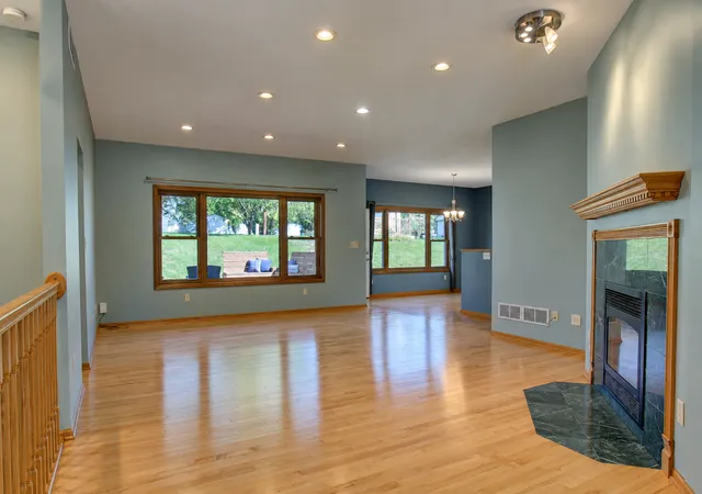 Photo 3 of Single family home for sale at 1317 7th Street N, Cannon Falls, MN 55009 | MLS# 7121142 | Listing updated on 2026-09-24