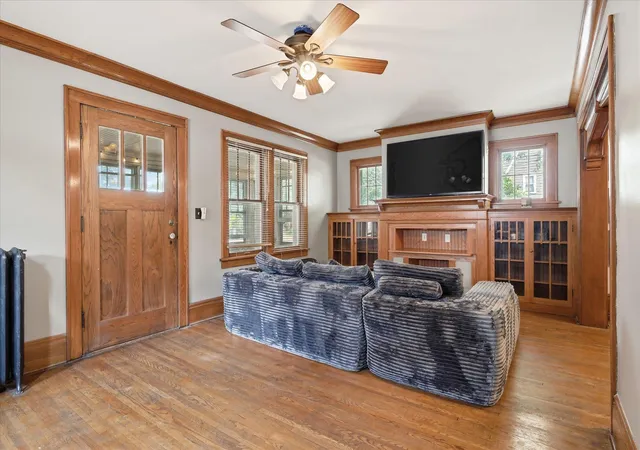 Photo 2 of Single family home for sale at 252 Stevens St W, Saint Paul, MN 55107 | MLS# 7121144 | Listing updated on 2026-10-07