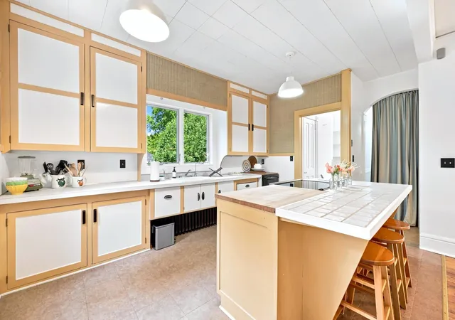 Photo 3 of Single family home for sale at 200 Maple St, Northfield, MN 55057 | MLS# 7121149 | Listing updated on 2026-09-13