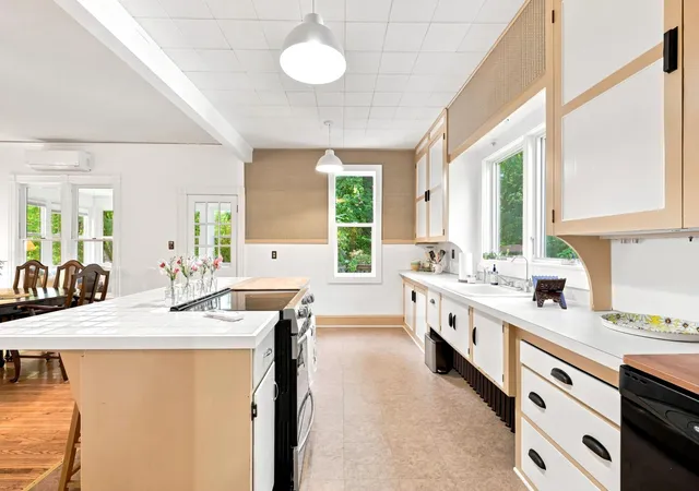 Photo 3 of Single family home for sale at 200 Maple St, Northfield, MN 55057 | MLS# 7121149 | Listing updated on 2026-09-24
