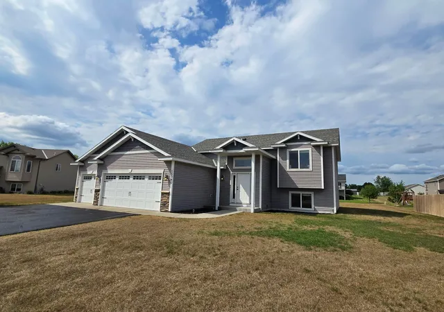 1st image of 15340 Oliva St, Becker, MN 55308 | MLS# 7121163