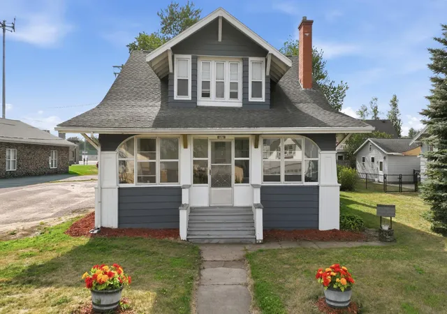 image of 717 1st St, Chetek, WI 54728 | MLS# 7121175