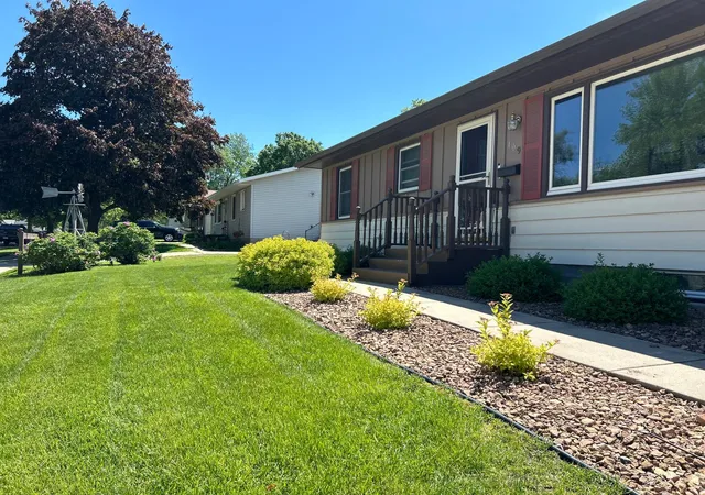 Photo 3 of Single family home for sale at 109 12Th St Nw, Faribault, MN 55021 | MLS# 7121178 | Listing updated on 2026-09-19