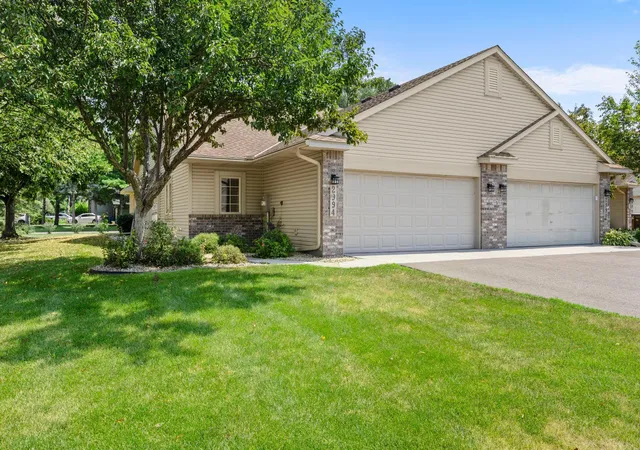 Photo 4 of Single family home for sale at 2994 Pitrina Way, Saint Paul, MN 55117 | MLS# 7121184 | Listing updated on 2026-08-27