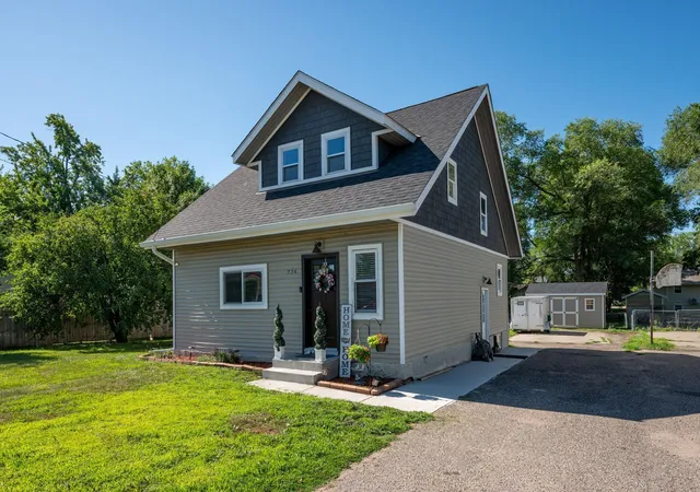 1st image of 724 E Broadway St, Monticello, MN 55362 | MLS# 7121187