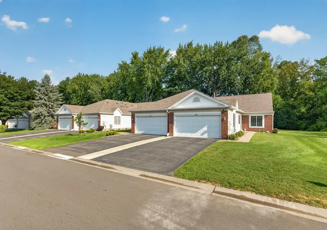 Photo 2 of Single family home for sale at 10478 Bay View Ln, Saint Paul, MN 55129 | MLS# 7121189 | Listing updated on 2026-08-31