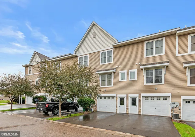 2nd image of 9 Hope Cir, Hudson, WI 54016 | MLS# 7121190