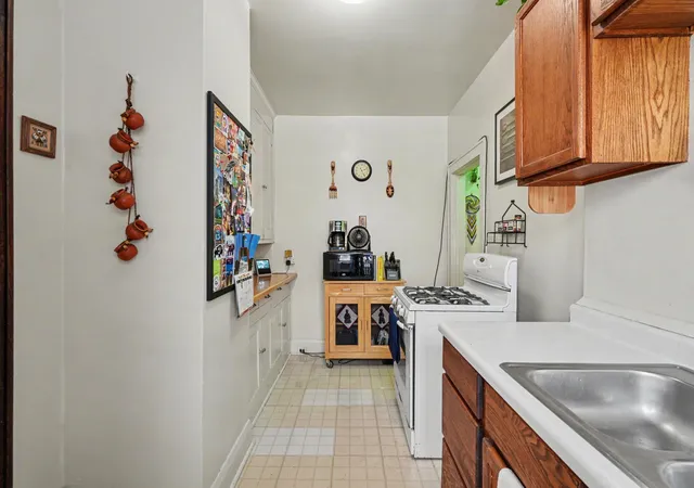 Listing Photo 3 - Condo for sale in building located at 2720 Grand Ave S, Minneapolis, MN 55408