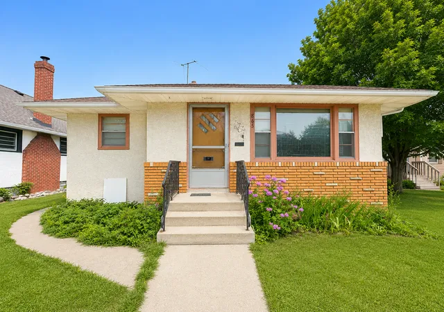 Photo 1 of Single family home for sale at 865 Cottage Ave E, Saint Paul, MN 55106 | MLS# 7121211 | Listing updated on 2026-08-27
