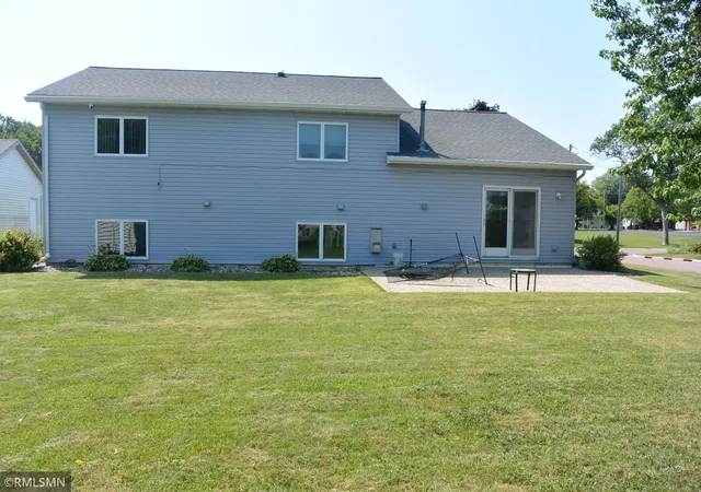 2nd image of 1714 Louden Ave N, Glencoe, MN 55336 | MLS# 7121222
