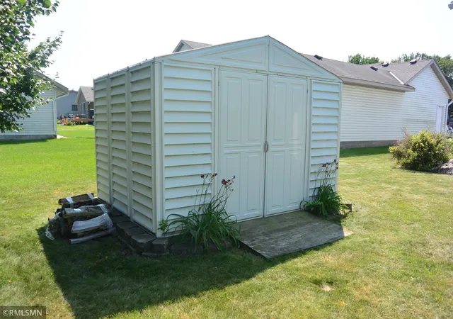 4th image of 1714 Louden Ave N, Glencoe, MN 55336 | MLS# 7121222