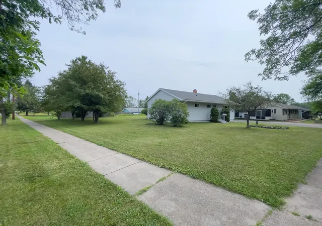 Photo 3 of Single family home for sale at 11 Ives Rd, Silver Bay, MN 55614 | MLS# 7121223 | Listing updated on 2026-08-05