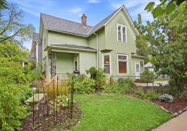 Photo 2 of Sale Pending at 705 Jefferson Ave, Saint Paul, MN 55102 | MLS# 7121226 | Listing updated on 2026-10-07