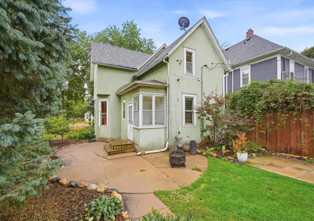 Photo 3 of Sale Pending at 705 Jefferson Ave, Saint Paul, MN 55102 | MLS# 7121226 | Listing updated on 2026-10-07