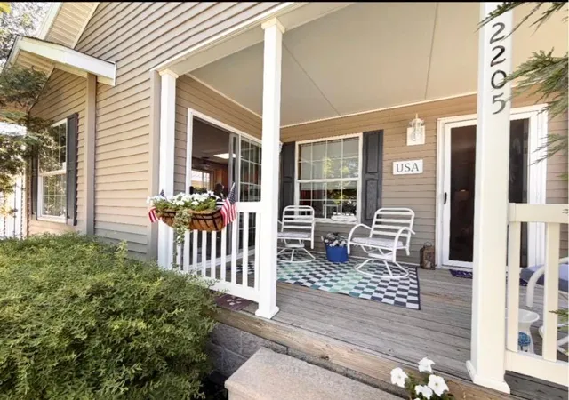1st image of 2205 Nightingale Ave Nw, Stewartville, MN 55976 | MLS# 7121229