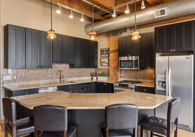 Photo 3 of Condo for sale at 607 Washington Ave S #307, Minneapolis, MN 55415 | MLS# 7121231 | Listing updated on 2026-09-22