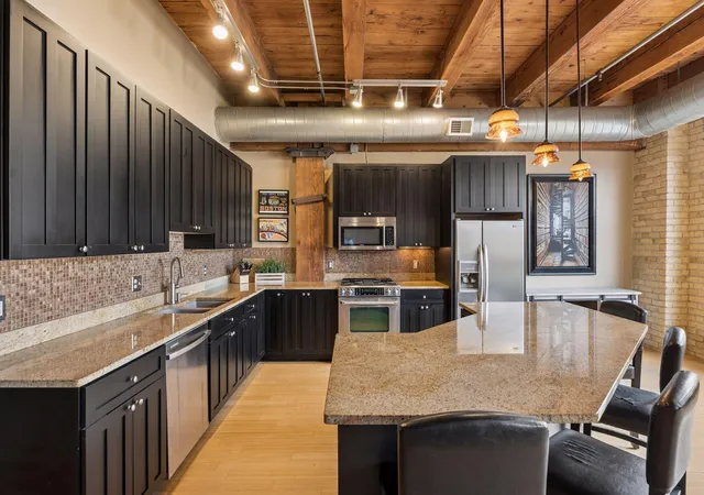 Photo 4 of Condo for sale at 607 Washington Ave S #307, Minneapolis, MN 55415 | MLS# 7121231 | Listing updated on 2026-09-22