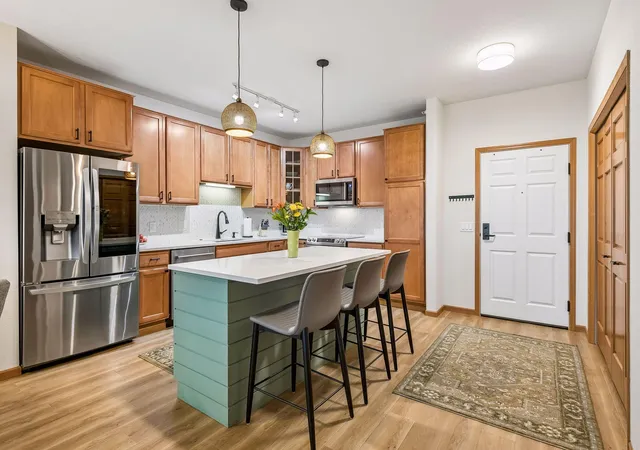 Photo 4 of Condo for sale at 7100 Metro Blvd #415, Minneapolis, MN 55439 | MLS# 7121233 | Listing updated on 2026-09-08