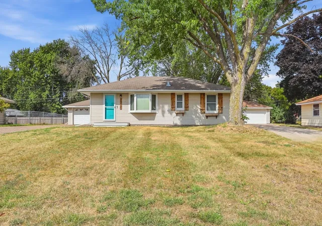 1st image of 11550 Kumquat St Nw, Coon Rapids, MN 55448 | MLS# 7121248