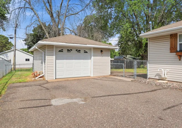 Photo 3 of Sale Pending at 11550 Kumquat St Nw, Coon Rapids, MN 55448 | MLS# 7121248 | Listing updated on 2026-09-07
