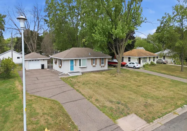 Photo 4 of Sale Pending at 11550 Kumquat St Nw, Coon Rapids, MN 55448 | MLS# 7121248 | Listing updated on 2026-10-07