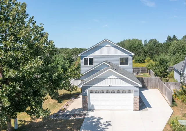 Photo 2 of Sale Pending at 818 Holton Ave, Brainerd, MN 56401 | MLS# 7121263 | Listing updated on 2026-09-04