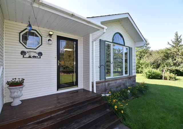 Photo 2 of Single family home for sale at 220 4th Avenue Sw, Baudette, MN 56623 | MLS# 7121277 | Listing updated on 2026-09-03