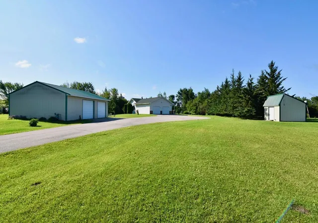 Photo 4 of Single family home for sale at 220 4th Avenue SW, Baudette, MN 56623 | MLS# 7121277 | Listing updated on 2026-09-03