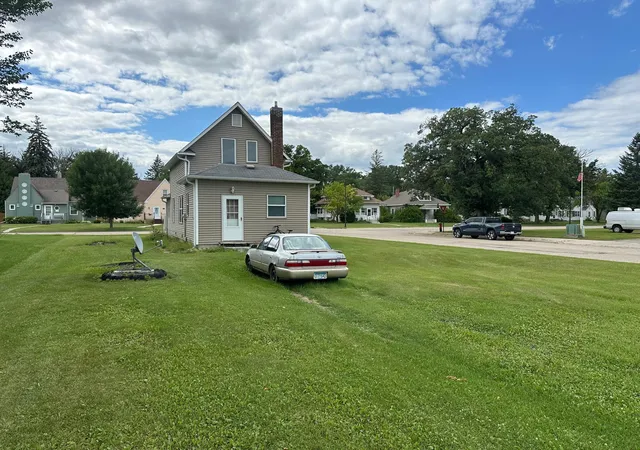 Photo 3 of Sale Pending at 824 Labree Ave N, Thief River Falls, MN 56701 | MLS# 7121310 | Listing updated on 2026-10-01