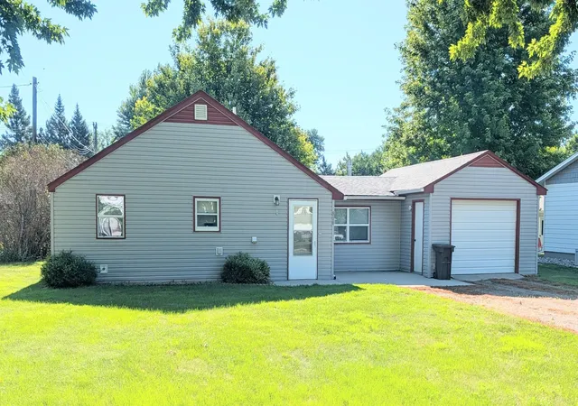 Photo 1 of Sale Pending at 808 S 11th Street, Montevideo, MN 56265 | MLS# 7121323 | Listing updated on 2026-08-27