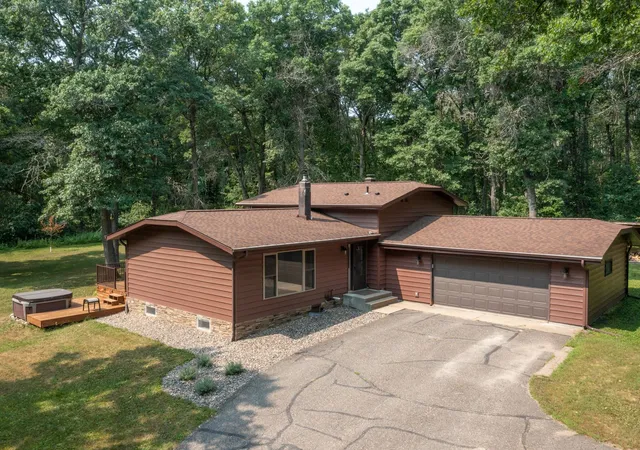 2nd image of 9581 Arielle Dr, Brainerd, MN 56401 | MLS# 7121329