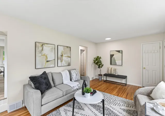 Photo 3 of Single family home for sale at 1859 Hoyt Ave E, Saint Paul, MN 55119 | MLS# 7121337 | Listing updated on 2026-09-19
