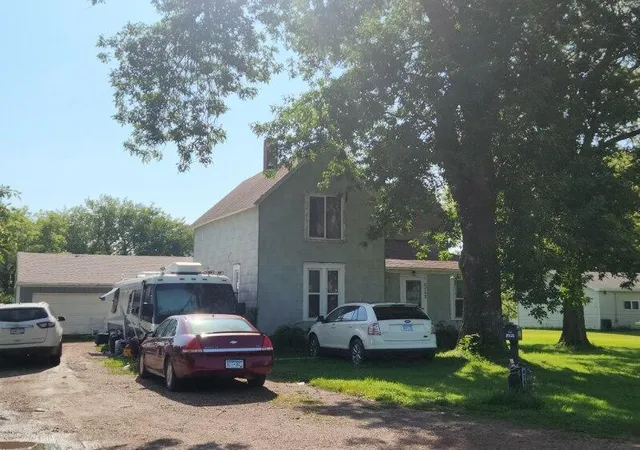 1st image of 8765 8th Ave, Glencoe, MN 55336 | MLS# 7121345
