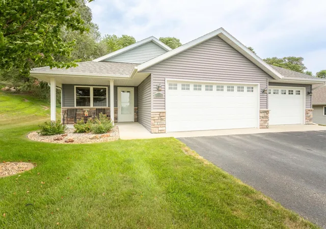 1st image of 2211 Ridgedale Dr Se, Alexandria, MN 56308 | MLS# 7121355