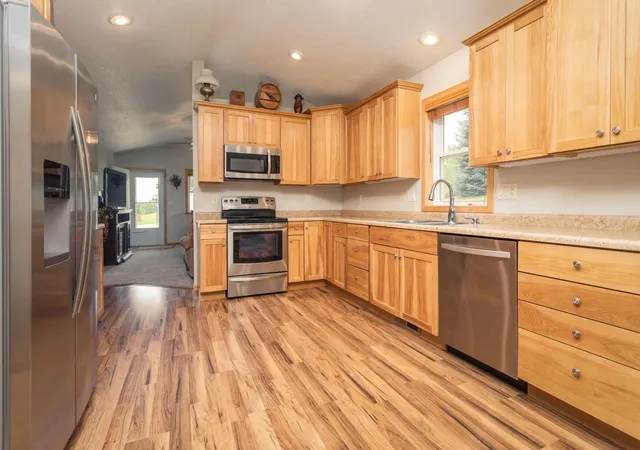 5th image of 2211 Ridgedale Dr Se, Alexandria, MN 56308 | MLS# 7121355