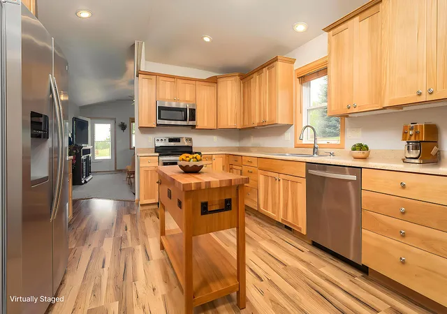 Photo 4 of Single family home for sale at 2211 Ridgedale Dr SE, Alexandria, MN 56308 | MLS# 7121355 | Listing updated on 2026-09-25