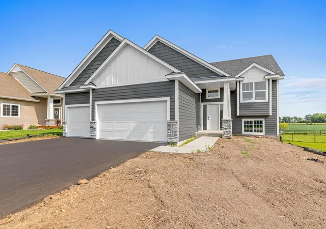 1st image of 2617 213th St W, Farmington, MN 55024 | MLS# 7121357