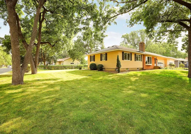Photo 3 of Single family home for sale at 816 Maple St, Farmington, MN 55024 | MLS# 7121368 | Listing updated on 2026-10-09