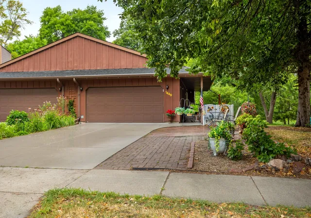 2nd image of 1449 23rd St S, Fargo, ND 58103 | MLS# 7121372