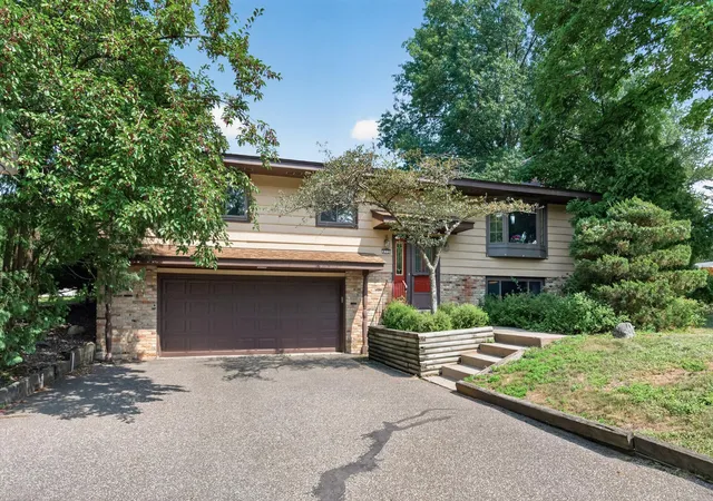 Photo 1 of Single family home for sale at 420 N Comstock Ln, Minneapolis, MN 55447 | MLS# 7121376 | Listing updated on 2026-08-28