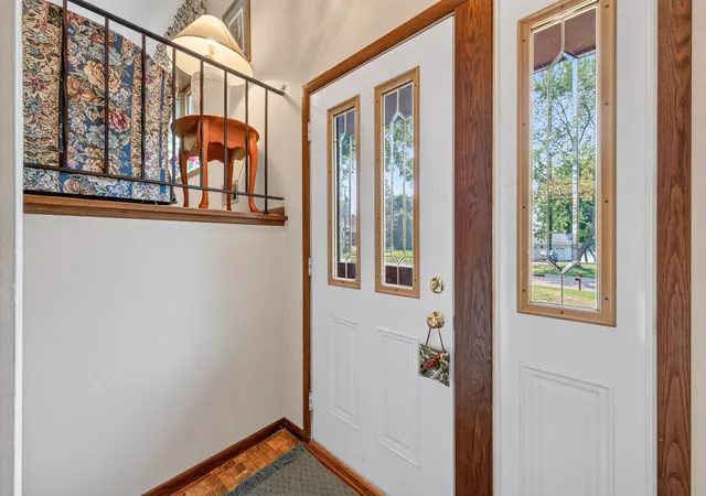 Photo 3 of Single family home for sale at 420 N Comstock Ln, Minneapolis, MN 55447 | MLS# 7121376 | Listing updated on 2026-08-28