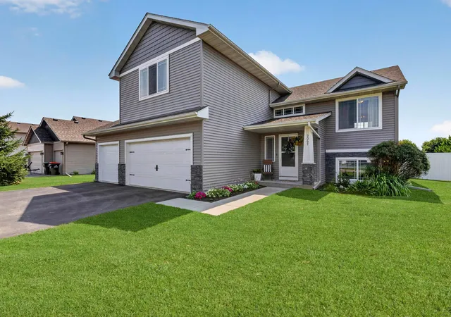 Photo 1 of Single family home for sale at 9067 Wolves St, Brainerd, MN 56401 | MLS# 7121390 | Listing updated on 2026-09-26