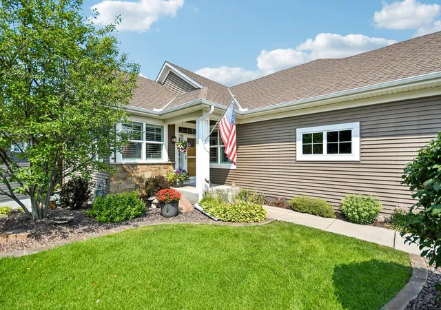 2nd image of 14318 Shore Crest Dr Nw, Prior Lake, MN 55372 | MLS# 7121391