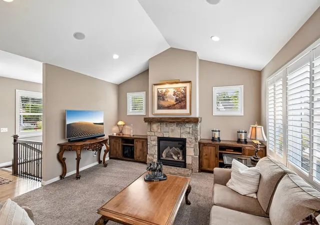 Photo 3 of Sale Pending at 14318 Shore Crst Dr NW, Prior Lake, MN 55372 | MLS# 7121391 | Listing updated on 2026-08-18