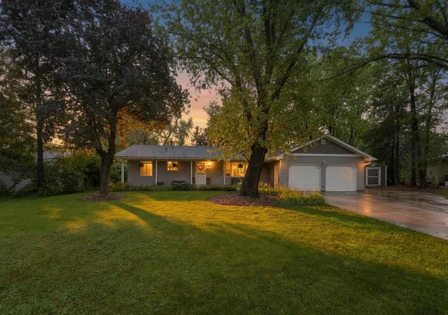 2nd image of 8258 Hemingway Ave S, Cottage Grove, MN 55016 | MLS# 7121402