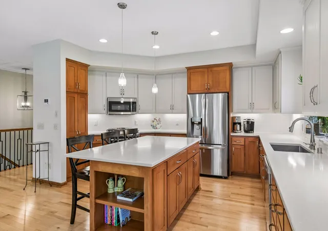 2nd image of 11826 Germaine Ter, Eden Prairie, MN 55347 | MLS# 7121427