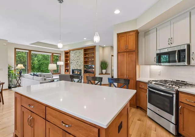 3rd image of 11826 Germaine Ter, Eden Prairie, MN 55347 | MLS# 7121427