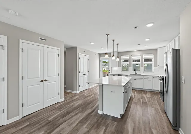 Photo 4 of Single family home for sale at 2531 Paddock Path, Shakopee, MN 55379 | MLS# 7121450 | Listing updated on 2026-10-28