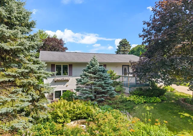 Photo 1 of Single family home for sale at 708 N Sprague St, Caledonia, MN 55921 | MLS# 7121460 | Listing updated on 2026-08-05